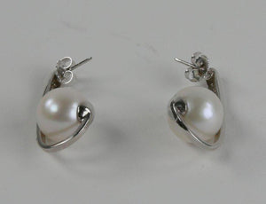 South Sea Pearl Diamond White Gold Heirloom Quality Drop Earrings