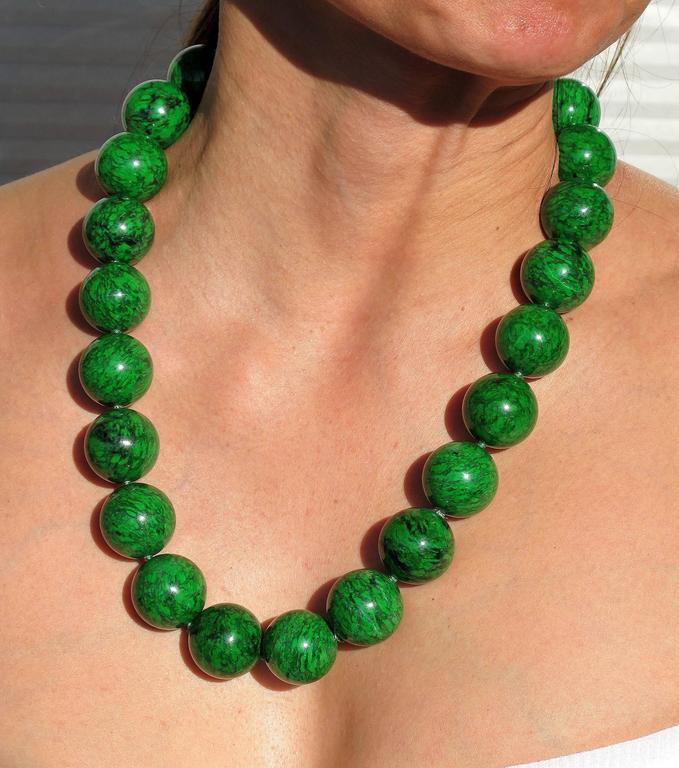 Green Jade Bead Necklace - Vintage Estate Find - Zother - Oriental